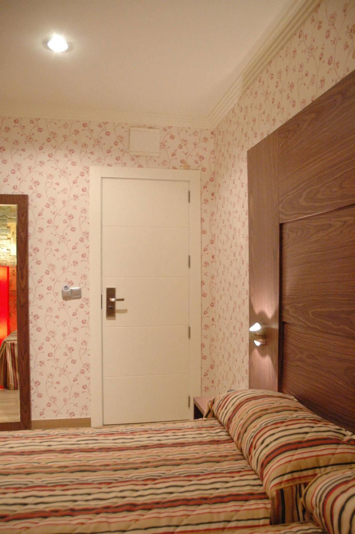 Hotel Ideal Villarrobledo Exterior foto
